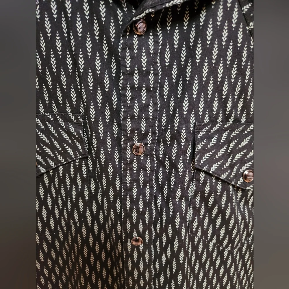 Gibson Black and White Casual Button Down Shirt with Pearl Snaps - Picture 3 of 5